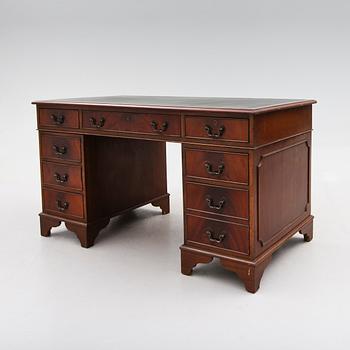 SKRIVBORD, England, 1900-talets andra hälft.