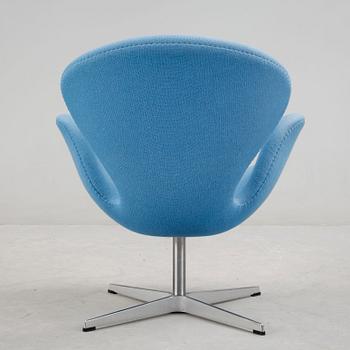 FÅTÖLJ, "Svanen", Arne Jacobsen, Fritz Hansen, Danmark.