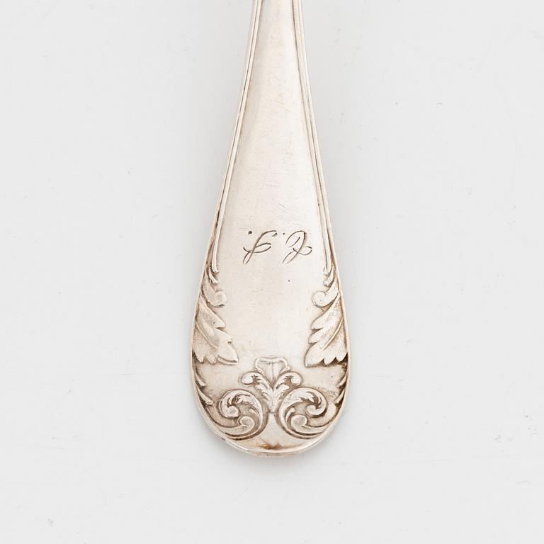 Parti silver, skedar och ströskedar, olika modeller, 18 delar, bl.a. MGAB, Uppsala, 1945.