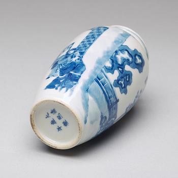 A blue and white vase, late Qing dynasty with Kangxi mark.