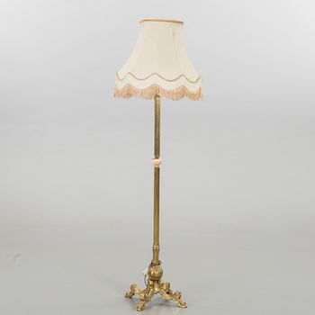 A LATE 20TH CENTURY LAMP.