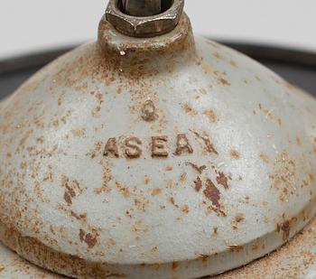 TAKLAMPA, industrimodell, Asea, 1900-talets första hälft. Höjd ca 28 cm.