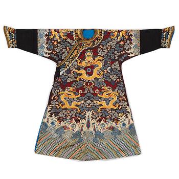 A Chinese embroidered silk robe, late Qing dynasty, circa 1900.