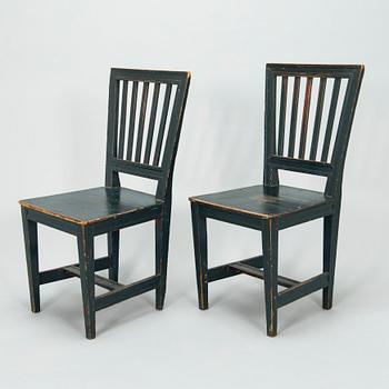 Tuoleja, 4 kpl, myöhäiskustavilainen talonpoikaistyyli, 1800-luvun alkupuoli.
