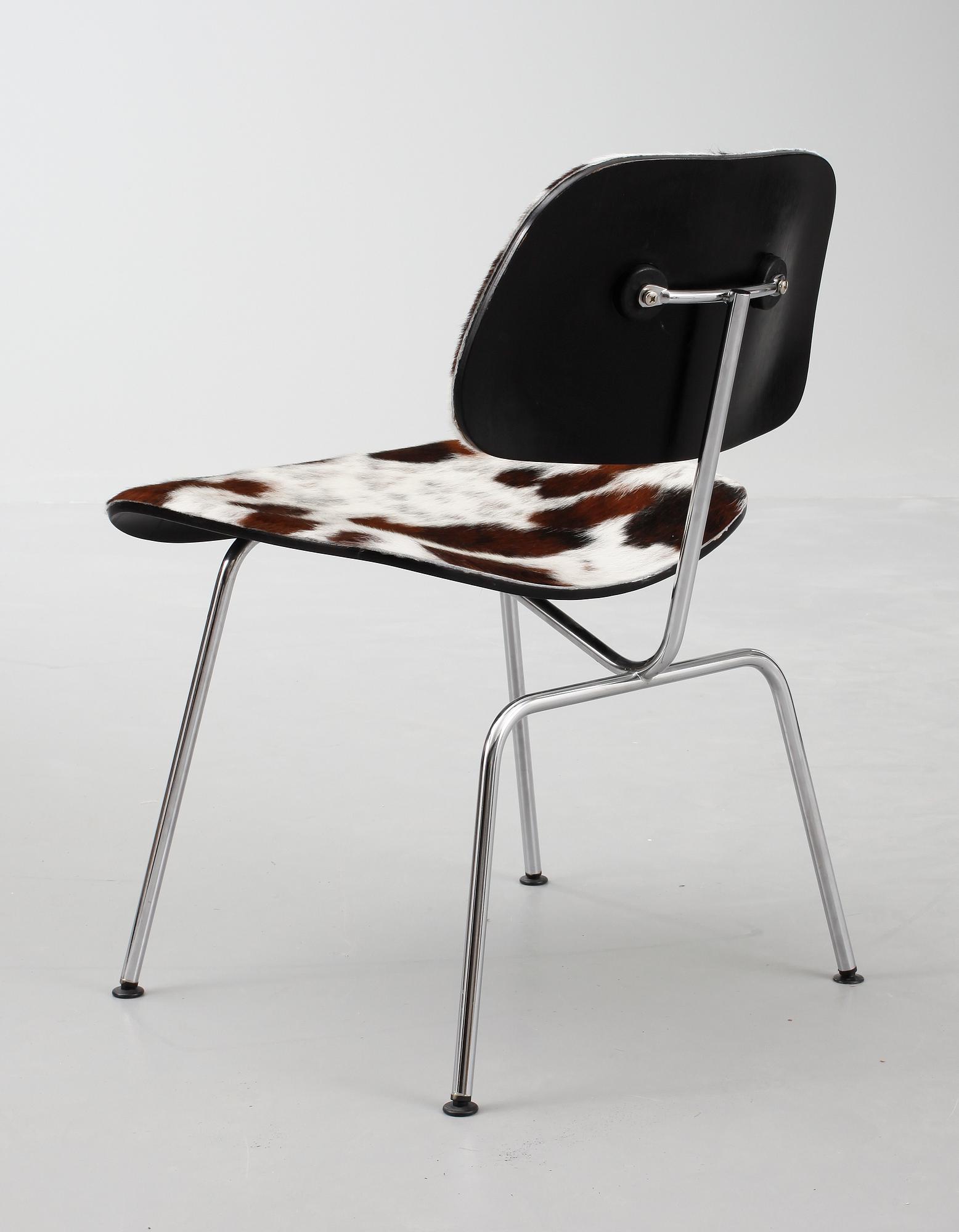 STOL, "DCM", design Charles & Ray Eams, Vitra. Etikettmärkt.