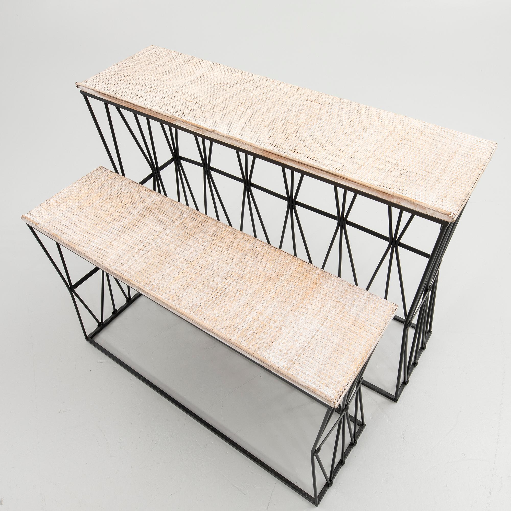 Flower table, 2 pieces, 20th/21st century.