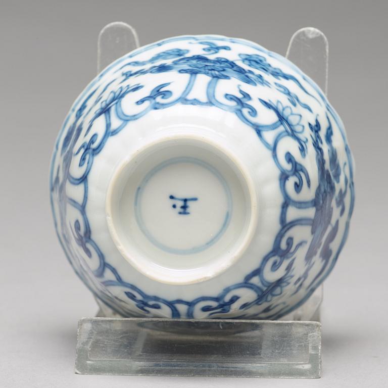 A blue and white cup with stand, Qing dynasty, Kangxi (1662-1722). Monogram HC.