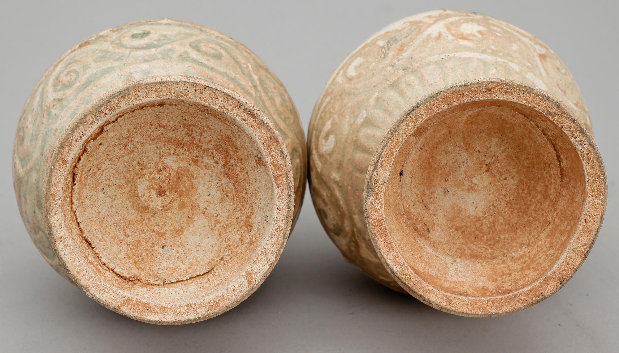 VASER, ett par, lergods, Sung / Yuan, Kina.