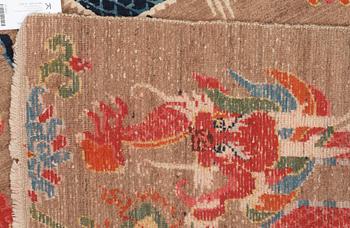SEMI-ANTIQUE TIBETAN FIGURAL. 165,5 x 86,5 cm.