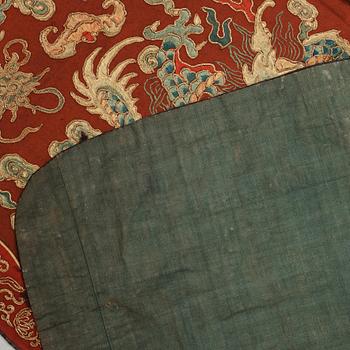 ANTIQUE TEXTILE. Wool with rich embroideries. Height 168   cm. China late Qing dynasty.