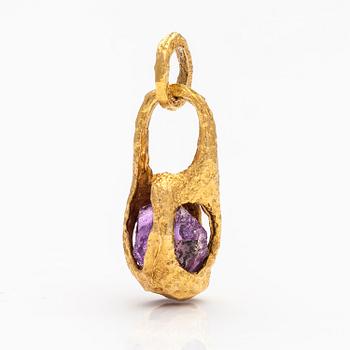 BJÖRN WECKSTRÖM, A 14K gold pendant "Reindeer clock" with an amethyst and chain "Raito". Lapponia 1978  and 1982.