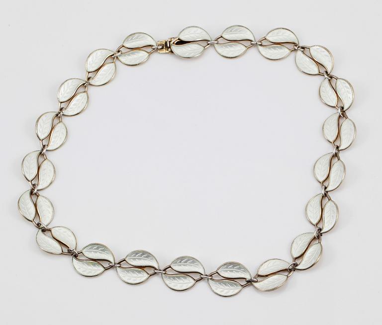 COLLIER, sterlingsilver och emalj, David-Andersen, Norge. Total vikt ca 26 g.