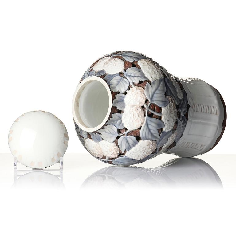 Fanny Garde, an Art Nouveau porcelain lidded vase model 1204/8, Bing & Grøndahl, Denmark.