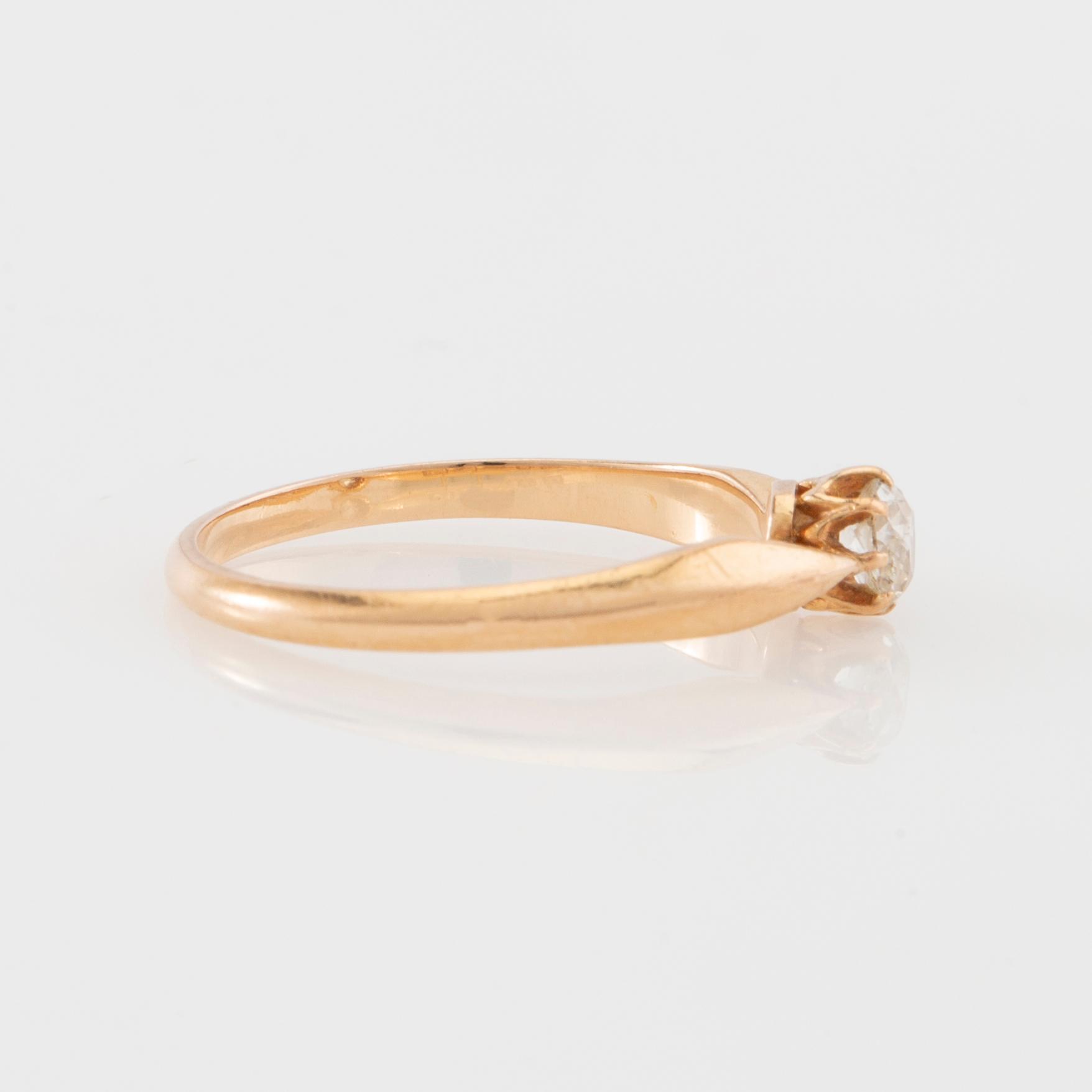 Ring 18K guld med en ovalt gammalslipad diamant, Karl Anderson  Stockholm 1902.