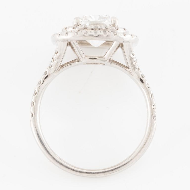 Platinum ring with a cushion-shaped brilliant-cut diamond 1.81 ct G (TW) vs 1 according to certificate.