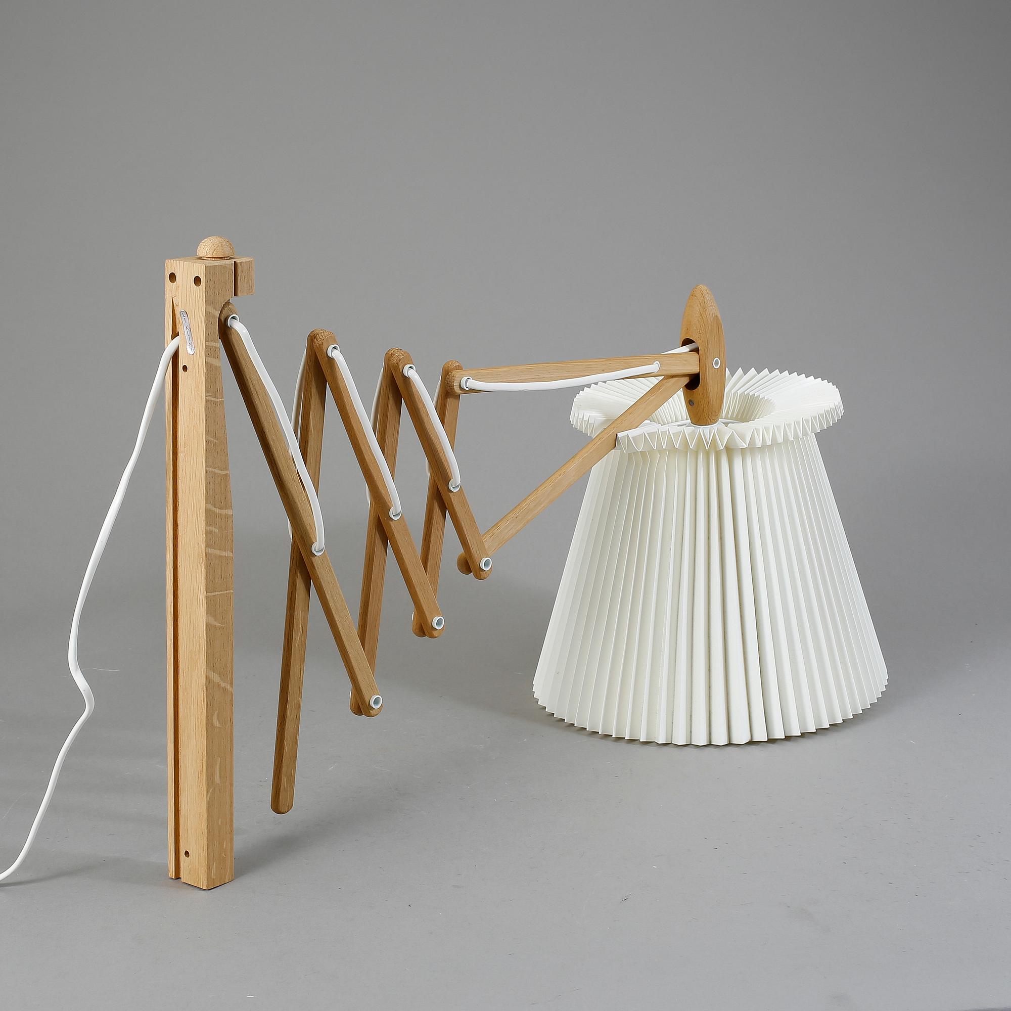 VÄGGLAMPA, Erik Hansen för Le Klint, modell 324/35. Formgiven 1952.