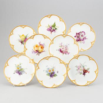 A set of 26 Berlin KPM fruit dishes, circa 1900.