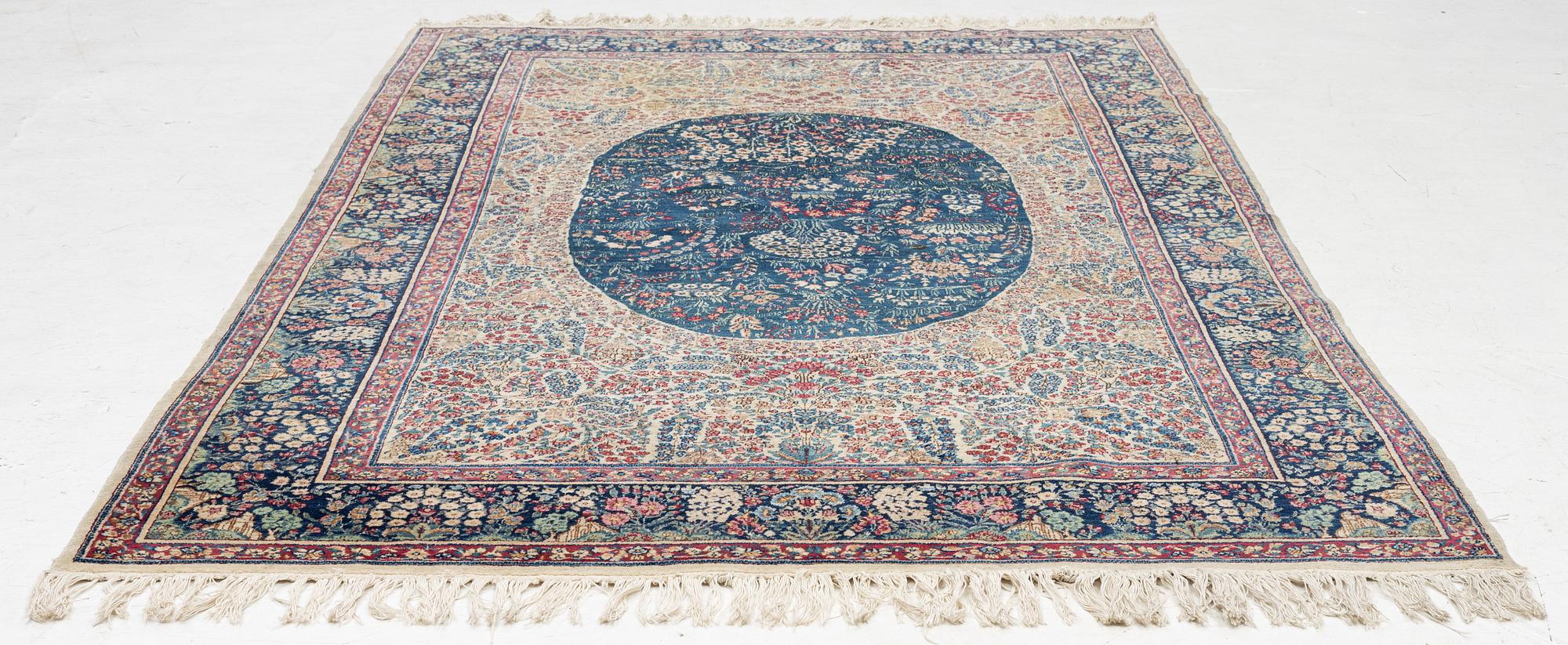 Rug, Kirman Millefleur, approx. 250 x 150 cm.