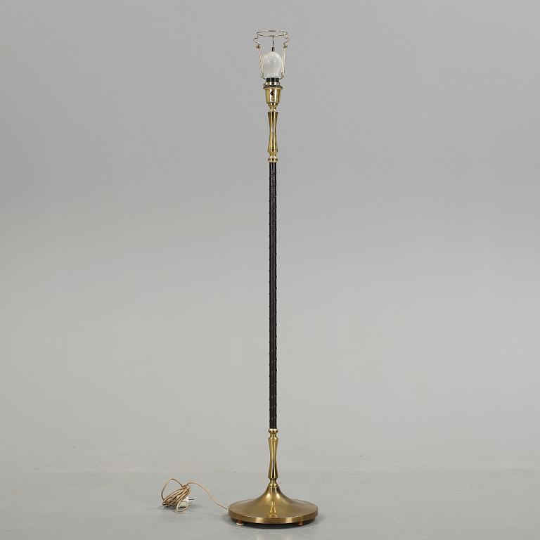 GOLVLAMPA, 1900-talets tredje kvartal.