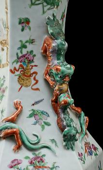 GOLVVAS, porslin, Kina, 1900-tal.