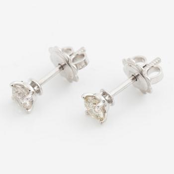 Earrings 18K white gold with brilliant-cut diamonds.