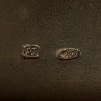 CIGARRETTETUI, silver med grön sten, Moskva, Ryssland ca 1910-20. Vikt 177,5 g.