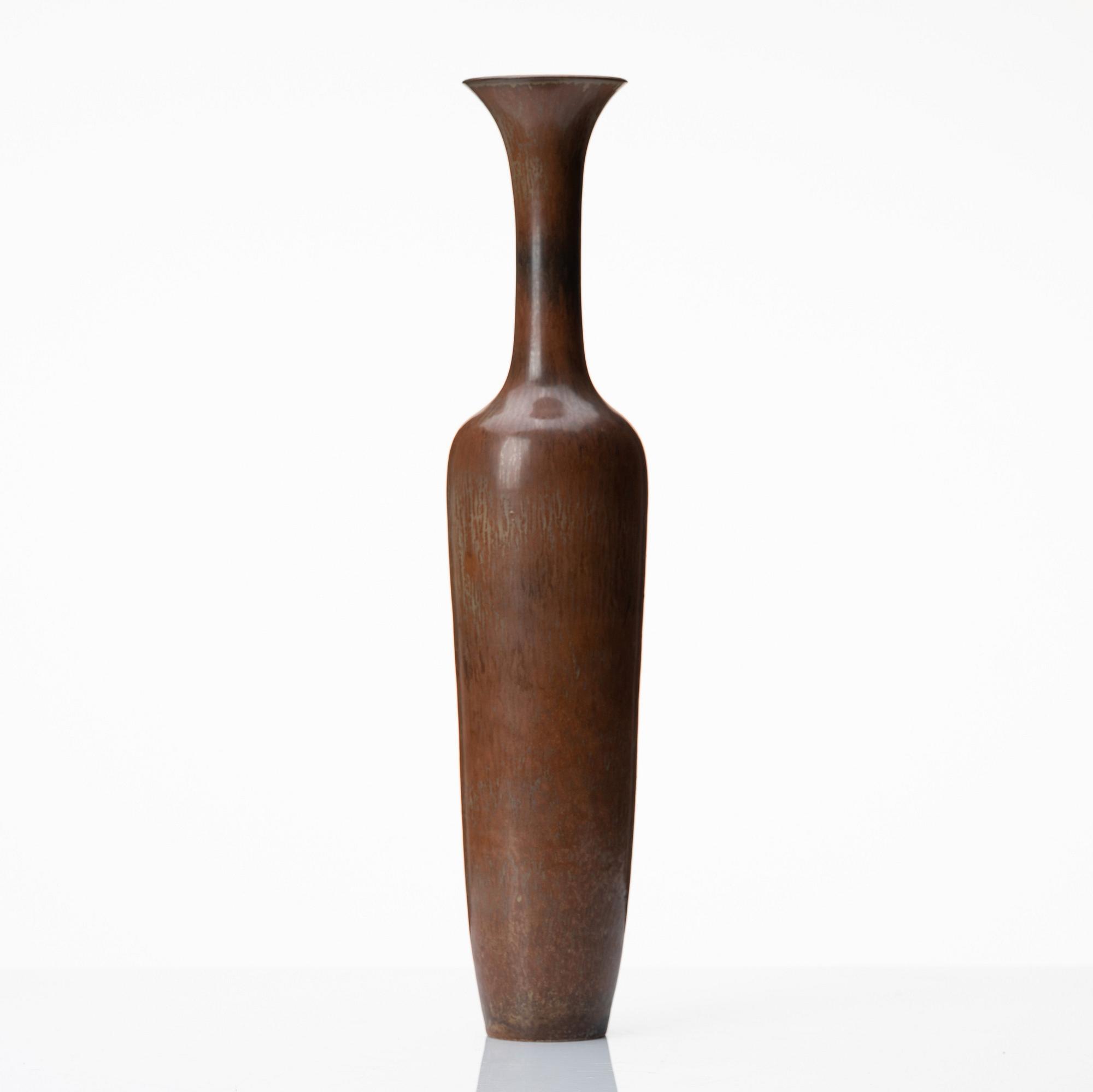 Gunnar Nylund, a brown glazed stoneware vase, Rörstrand, Sweden 1950s.