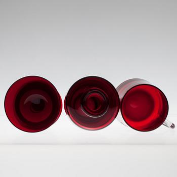 VARMDRYCKSGLAS, 4 st, BÄGARE PÅ FOT, 6 st, och KARAFF, glas, bl a Hovmantorp, Sverige.