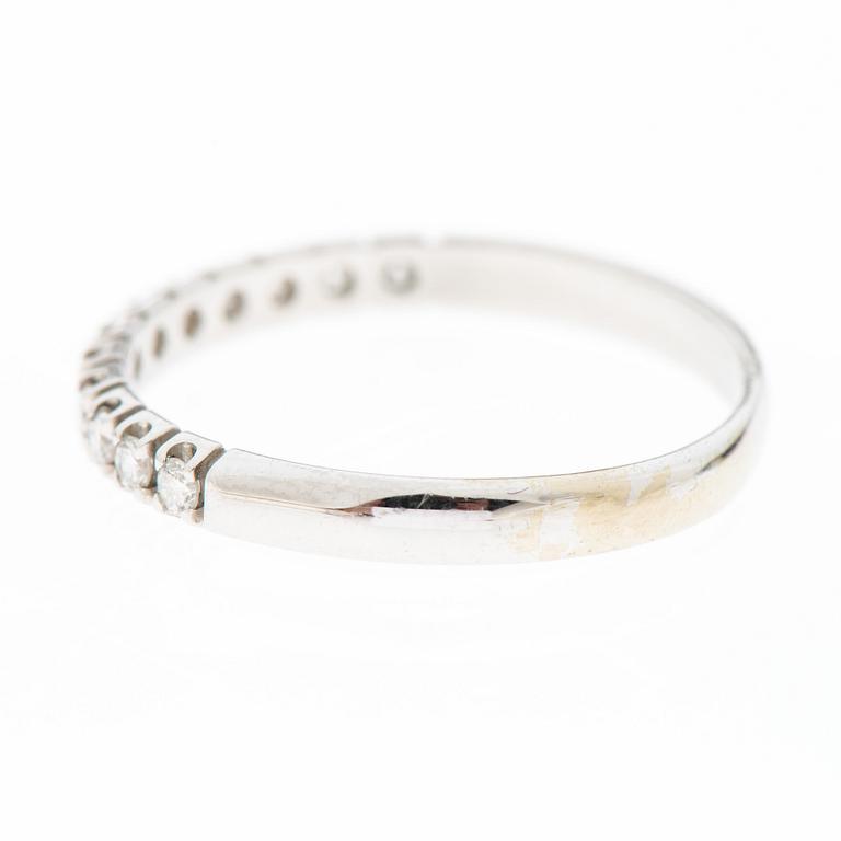 RING, briljantslipade diamanter, 18K vitguld. Elis Kauppi, Kupittaan Kulta 1985.