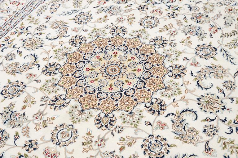 Matta, Nain, ca 305 x 245 cm.