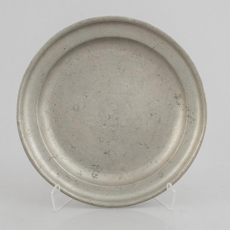 A pewer charger by A. Hedenbom the elder, Örebro 1733.