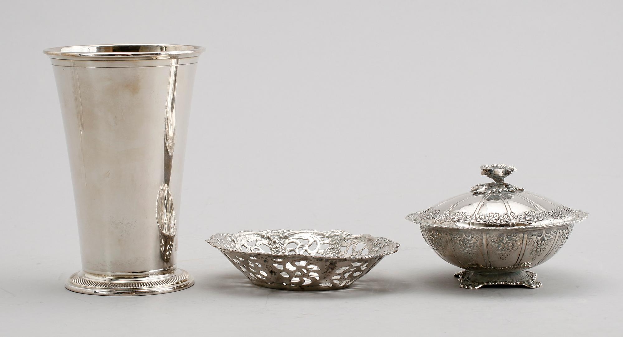 SILVERFÖREMÅL, 3 st. Vikt ca 411 g.