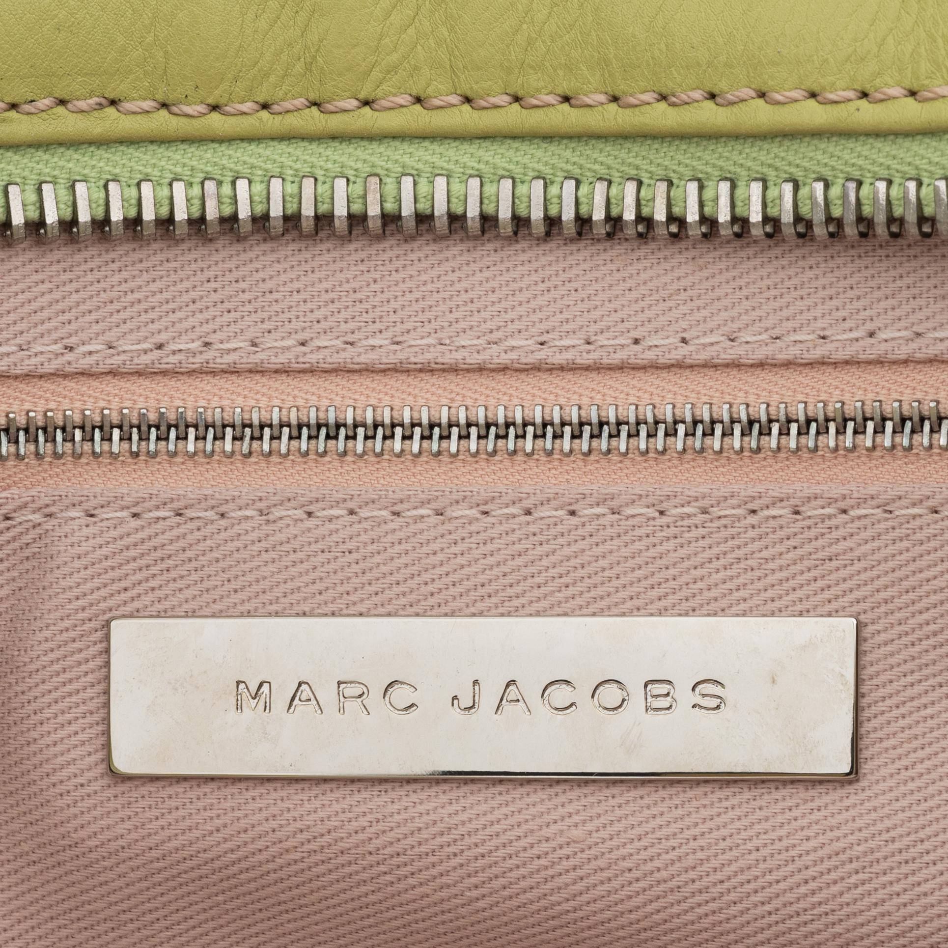 Marc Jacobs, a green leather 'Cammie' handbag.