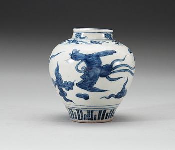 KRUKA, porslin. Ming dynastin, 1500-tal.