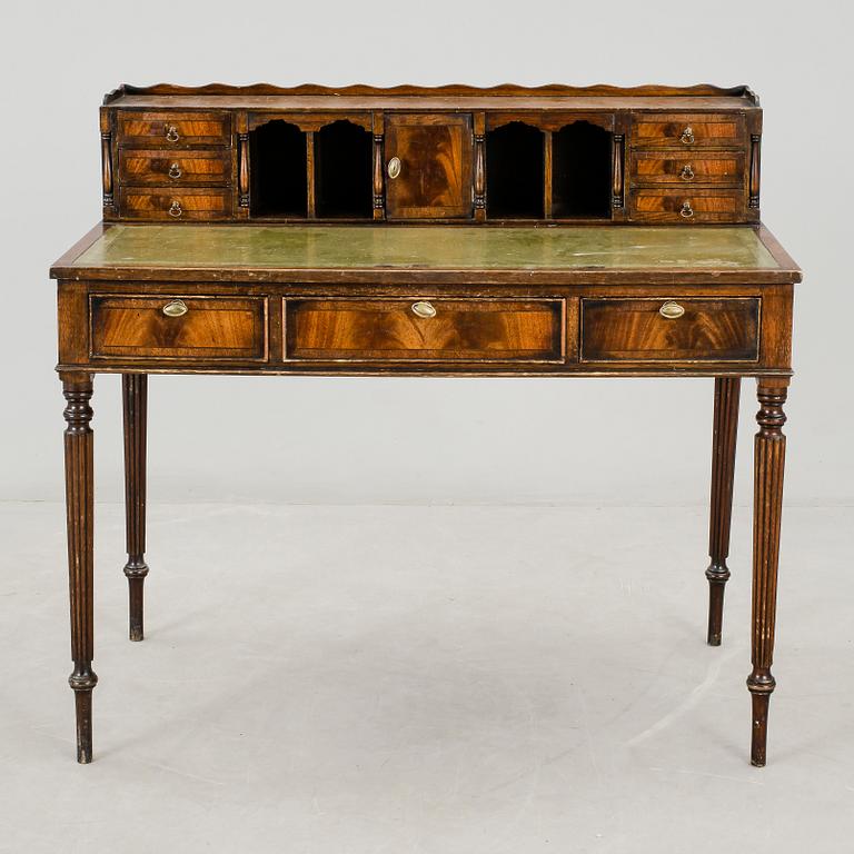 SKRIVBORD, engelsk stil, 1900-tal.