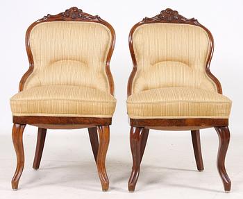 EMMAFÅTÖLJER, ett par, nyrokoko, 1800-talets andra hälft.