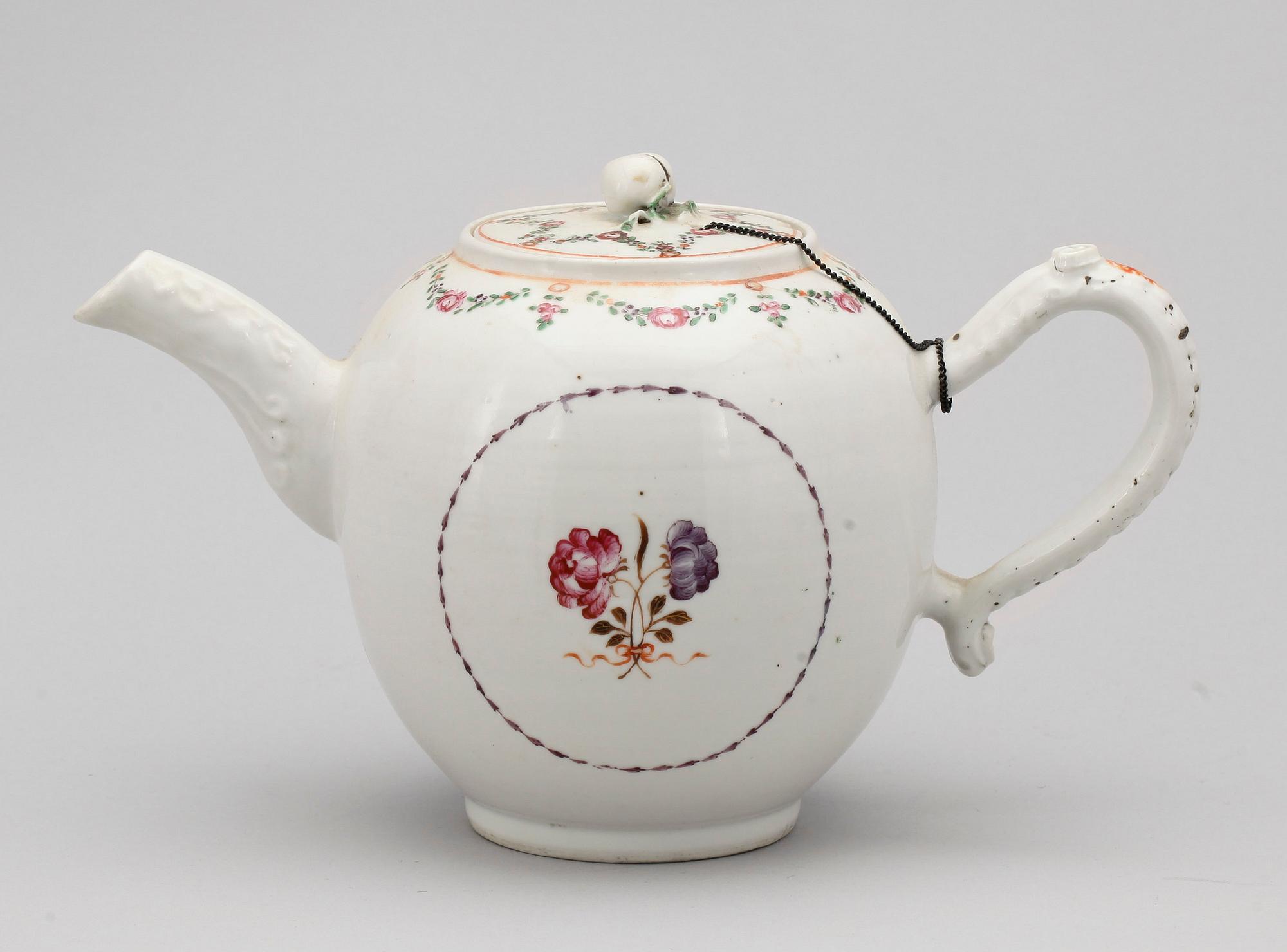 TEKANNA med LOCK, kompaniporslin. Qing dynastin, Qianlong (1736-95).