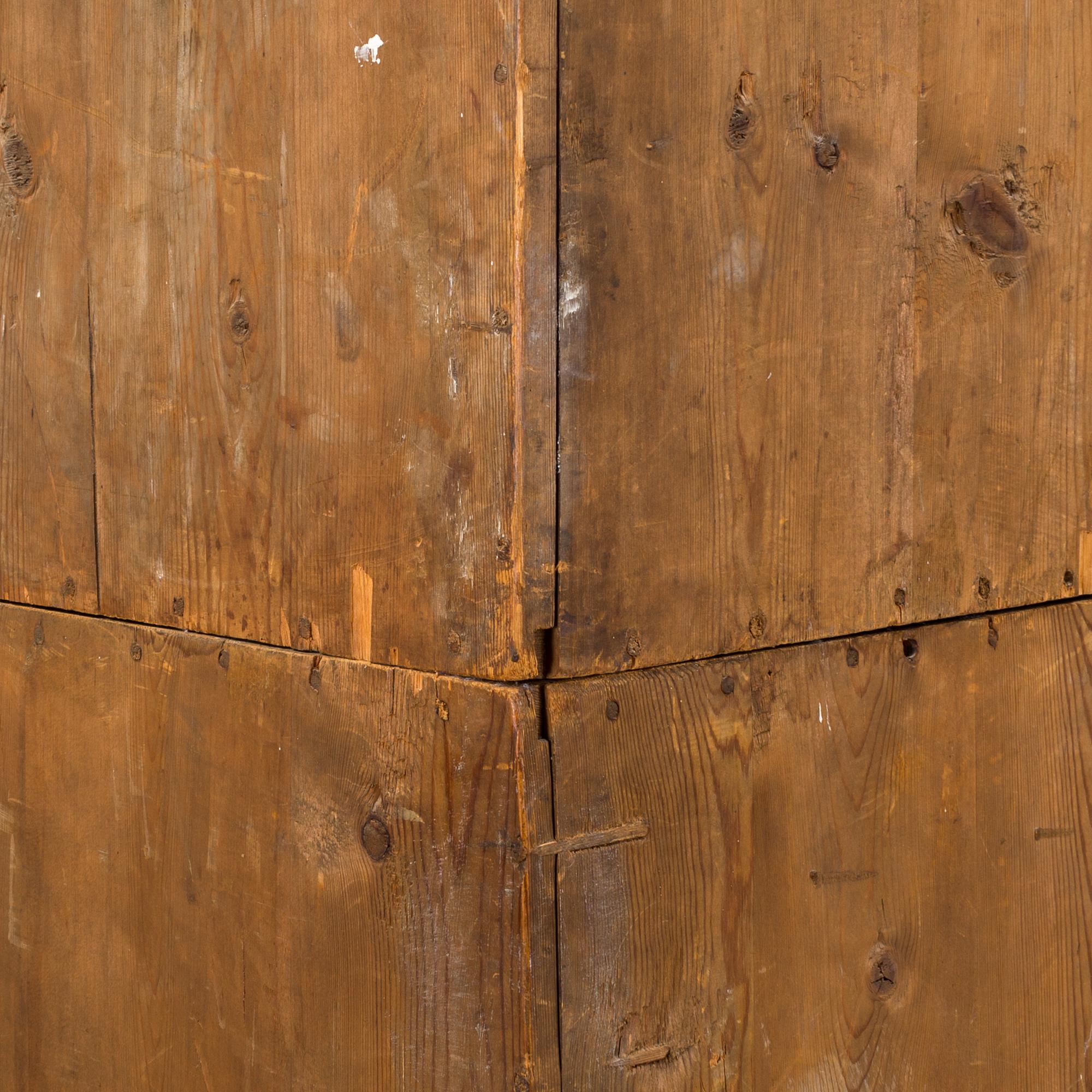 VITRINSKÅP/HÖRNSKÅP, sengustavianskt, 1800-talets första hälft.