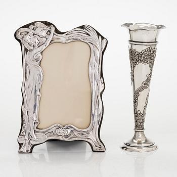 A sterling silver vase and photo frame, London 1899 and 1988.