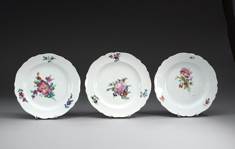 A set of 12 dinner plates, Imperial porcelain manufactory period of Empress Catherine the Great.