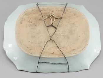 STEKFAT, porslin, Kina, 1700-tal.