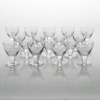 Gunnel Nyman, lasiston osia, 33 kpl, "GN 46", Nuutajärvi Notsjö. Tuotannossa 1949-1969.