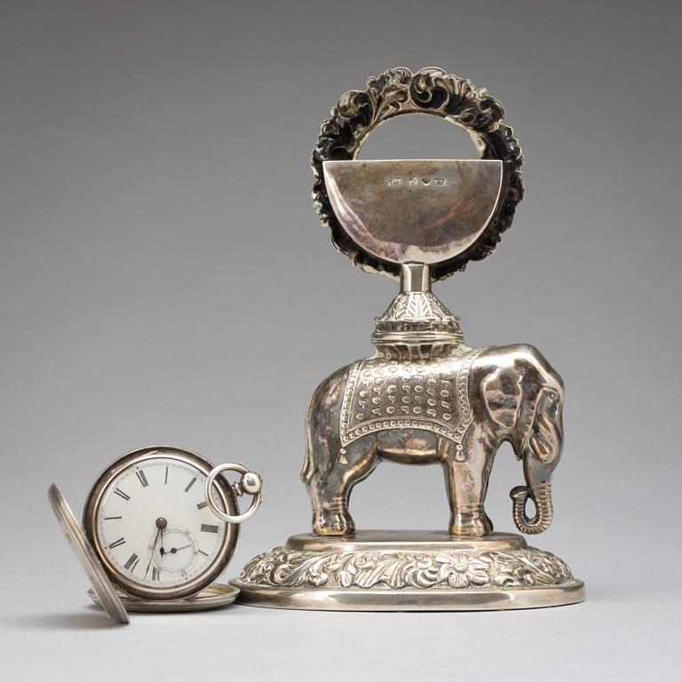 FICKURSGÖMMA, silver, Carl Tengstedt 1847 Göteborg, fickur medföljer. Vikt inklusive fylld fot 287 gram.
