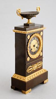 BORDSPENDYL, senempire, 1800-talets mitt.
