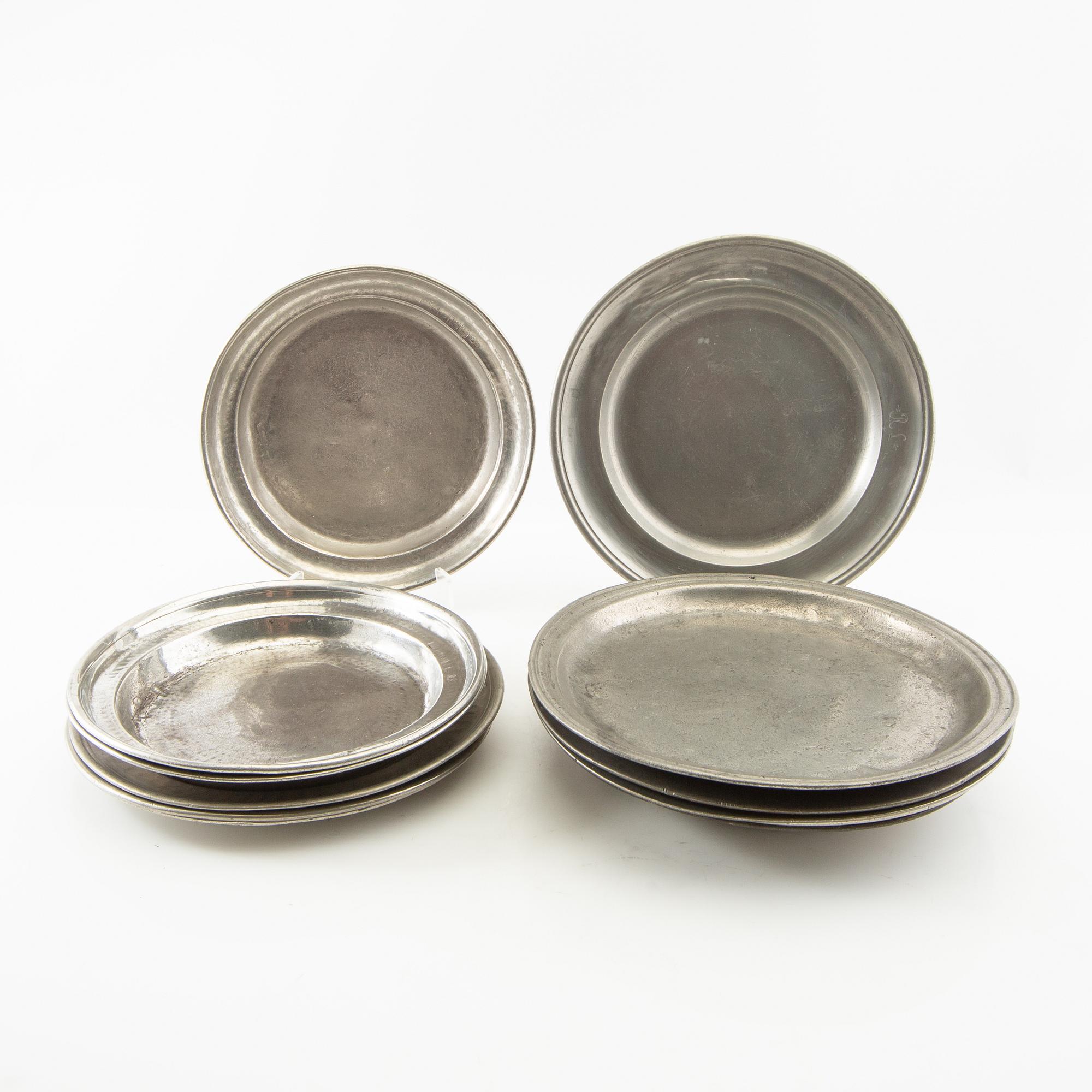 Plates 12 pcs pewter 19th century and earlier.