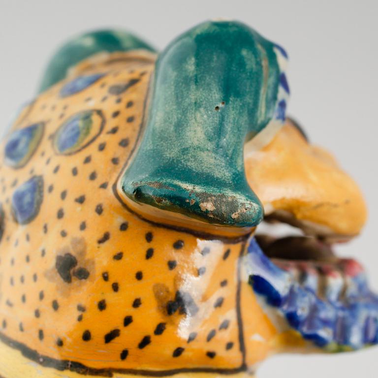 FIGURER, 2 st, fajans, mellaneuropa, 1900-tal.