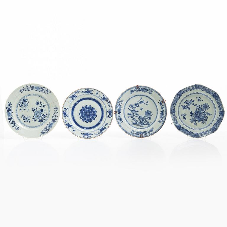 A group of eleven porcelain pieces, China, 18th-19th century.