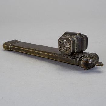 PENNFODRAL, patinerad metall, 1900-tal.