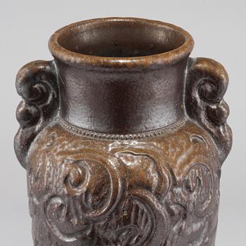 HÄNKELURNA, saltglaserat stengods, Höganäs, 1932.
