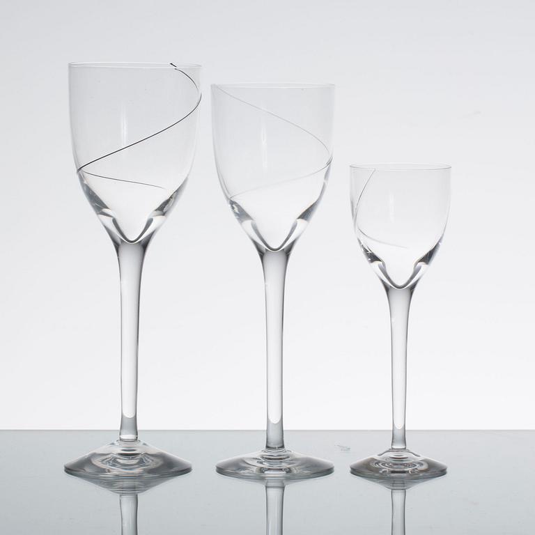 GLASSERVISDELAR, 17 st, "Line", Anna Ehrner, Kosta Boda, 1900-talets fjärde kvartal.